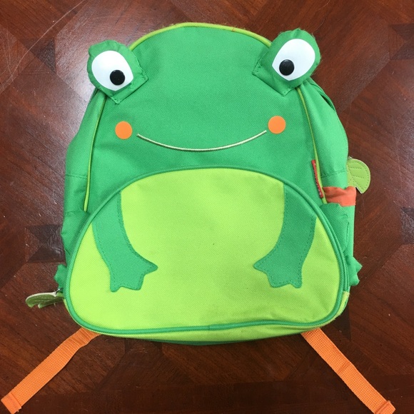 skip hop frog backpack